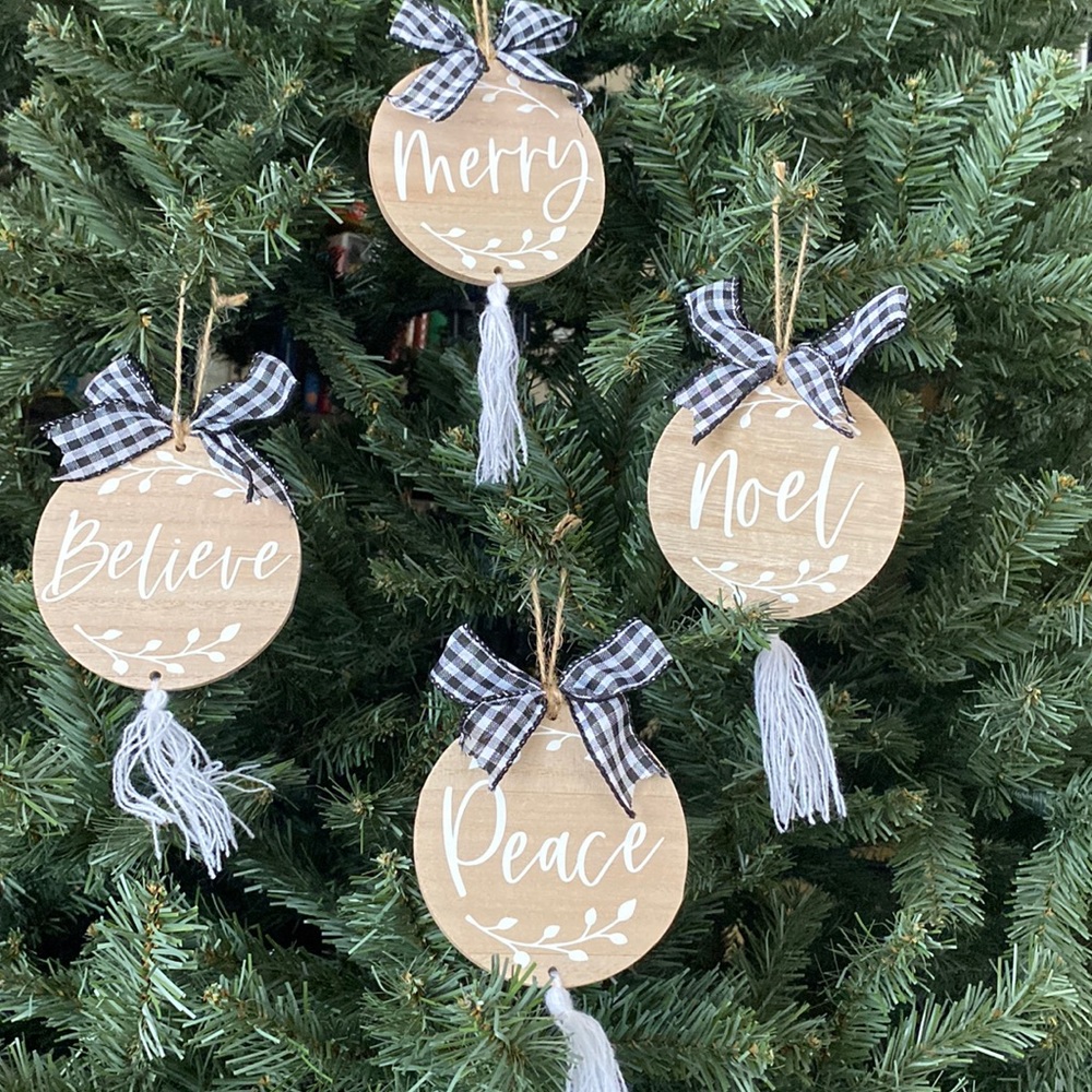 Set of 4 Christmas Ornaments 🎄
